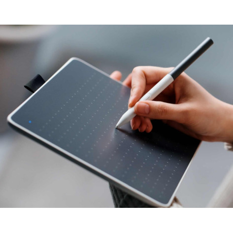 Таблет Wacom One pen tablet Medium - CTC6110WLW1B