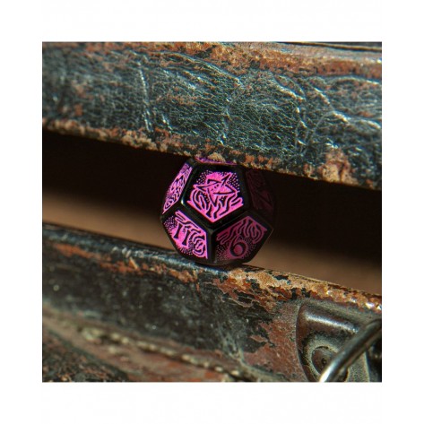 Комплект зарове Q-Workshop - Call of Cthulhu 7th Ed. Dice Set: Black & Magenta (7 бр.)