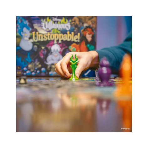 Настолна игра Disney Villainous: Unstoppable! - Семейна