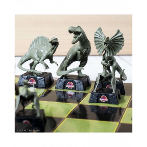 Шах Noble Collection - Jurassic Park Chess Set