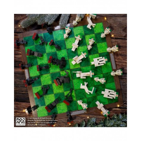 Шах Noble Collection - Minecraft: Overworld Heroes vs. Hostile Mobs Chess Set
