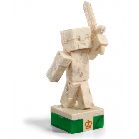 Шах Noble Collection - Minecraft: Overworld Heroes vs. Hostile Mobs Chess Set